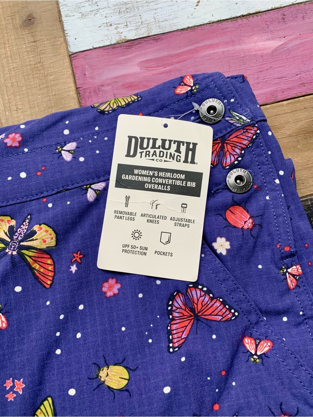 NWT Duluth Medium Heirloom Garden Convertible Bib Overalls Indigo Backyard Bugs - Picture 5 of 8